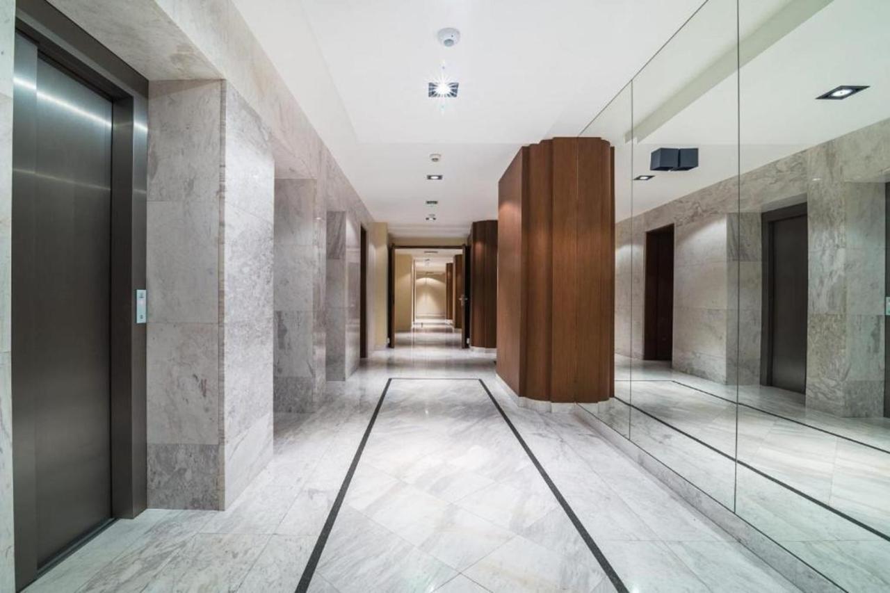 Modern Apartment Near Hilton Warsaw Exterior photo